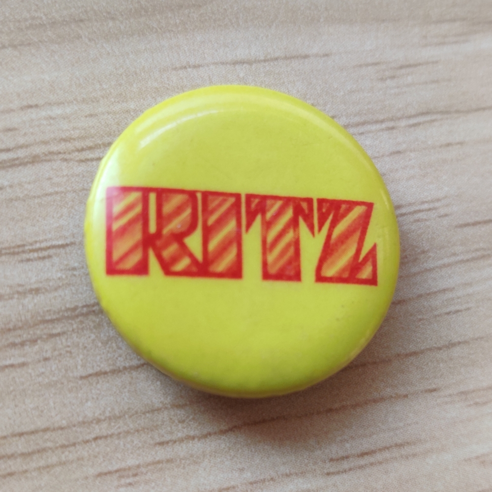 The Ritz Vintage 80's Button PIN